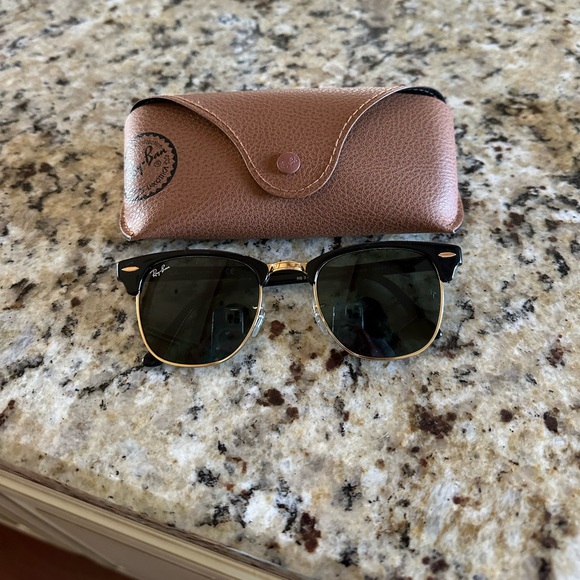 RAY-BAN CLUBMASTER CLASSICS - Picture 1 of 9